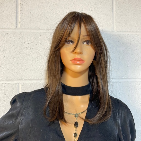 NWT 14” mixed browns wig highlighted dark brown long bangs sleek full rounded - Picture 8 of 16